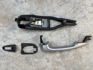 ⭐ 00-06 BMW E46 3 Series Front Left Side Exterior Door Grab Handle Carrier Oem - Picture 1 of 11