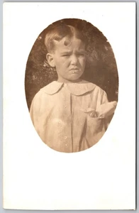 RPPC Kleiner Junge Echtfoto Postkarte 1907-1918 - Bild 1 von 2