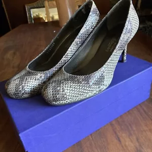 Stuart Weitzman x Russell & Bromley Heels Taupe Print Snake Court Shoes 7 - Picture 1 of 24
