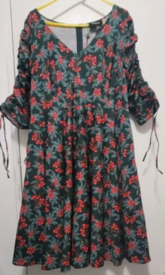 Vestido Collectif London Holly Berry Verde Rojo Columpio Cuello en V XXL / EE. UU. 20 EXCELENTE Foto 1 de 4