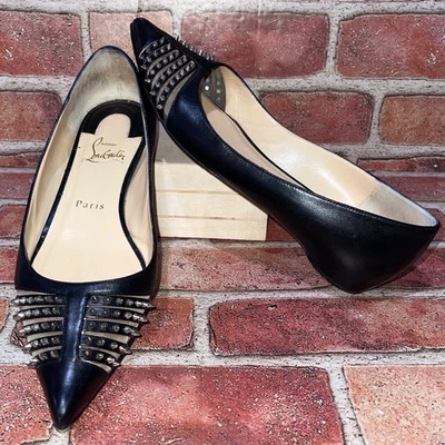 Tachuelas Christian Louboutin Bareta negras planas puntiagudas talla 37,5 de segunda mano Foto 1 de 4