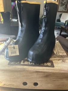 Sobrecalzado impermeable aislado con cremallera de goma LaCrosse ZXT sobre bota talla 9 med. - Imagen 1 de 8