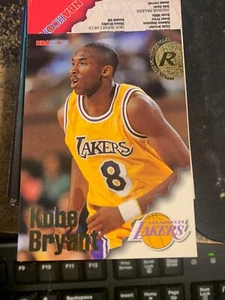 SET BASKET SKYBOX HOOPS SERIE 2 1996-97 KOBE ROOKIE 201-350 COMPLETO - Foto 1 di 2