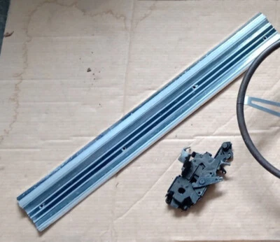 Corvette Stingray C3 Original  Einstiegleiste und Türschloss - Bild 1 von 4