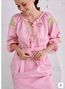 Pink dress with lace - Picture 1 of 4