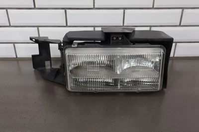 Cadillac Fleetwood 1993-1996 tracción trasera luz principal pasajero derecho lámpara con soporte Foto 1 de 4