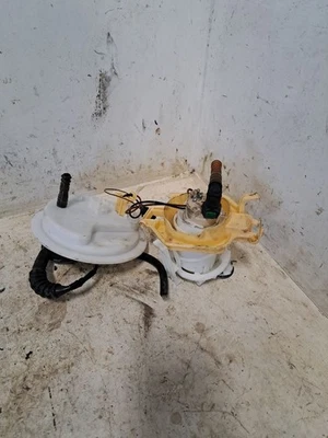 Bomba de combustible 750i Sku#4240461 2012 Foto 1 de 4