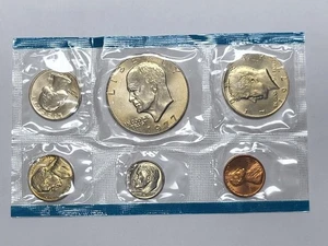 Full Set of 1977 UNCIRCULATED coins Philadelphia Never touched almost 50 years B - Picture 1 of 4