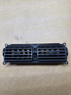 99-03 Suzuki Grand Vitara Center Dash Bezel Air Vent AC Heat VENT Black Trim OEM - Image 1 of 4