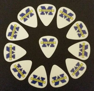 University of Michigan Logo Gitarren-Plektren (12 Plektren) - (2 kaufen, 50 % sparen auf 2.) - Bild 1 von 1