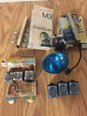 Vintage Land Camera Flash, M3 & M2B Bulbs and Flashcubes - Image 1 of 4