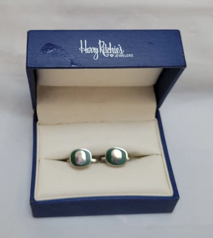 University of Oregon Ducks Cuff Links - Cufflink Set Green and Silver Cover