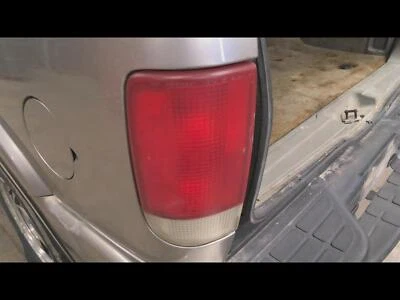 Conjunto de luz trasera izquierda usada se adapta a: Chevrolet Blazer s10/jimmy s15 2001 gris izquierdo Foto 1 de 4