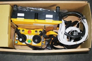 TELECRANE F24-60+ Joystick Fernbedienung Funk Sender und Empfänger - Bild 1 von 4