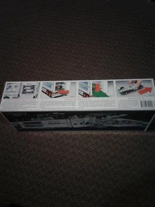 2003 HESS SPIELZEUG-TRUCK UND RENNWAGEN (BRANDNEU) - Bild 1 von 6