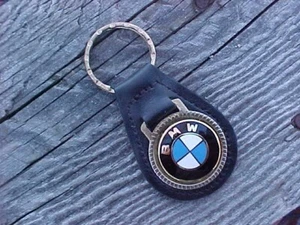 BMW LOGO FINE GRAIN LEATHER KEY FOB NOS ANTIQUE GOLD HARDWARE CLASSY - Picture 1 of 5