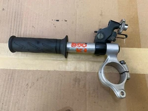 Suzuki GSXR 600 K1 K2 K3 2001 2002 2003 01 02 03 LINKER LENKER ANCLIP  - Bild 1 von 2