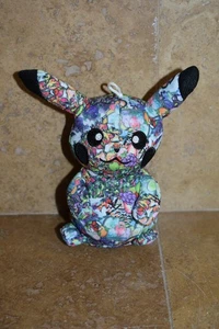 limitierte Pokemon Center Shibuya Limited Pikachu Graffiti Art Figur Plüsch Japan - Bild 1 von 11