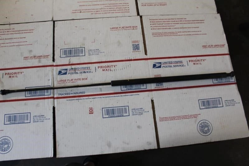 Amortiguador de puntal capó Volvo V40 2000 2001 2002 2003 2004 Foto 1 de 4