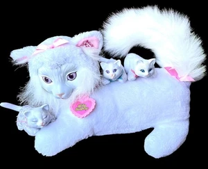 KITTY SURPRISE ~ 13" White Cat w 3 Kittens Plush ~ 1992 HASBRO ~ Excellent - Picture 1 of 6
