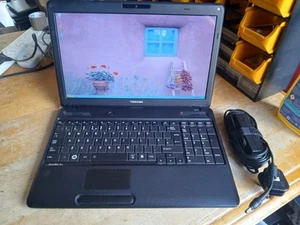 SERIOUSLY FAST Core i3 Toshiba Windows XP Laptop--15.6" + 250GB HD +4GB RAM (T4) - Picture 1 of 7