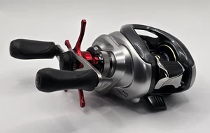 Shimano 13 Metanium HG Baitcast Reel Left Hand from Japan - Picture 1 of 14