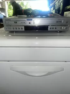 Samsung DVD-V2500 DVD VCR Combo - No Remote - Picture 1 of 7