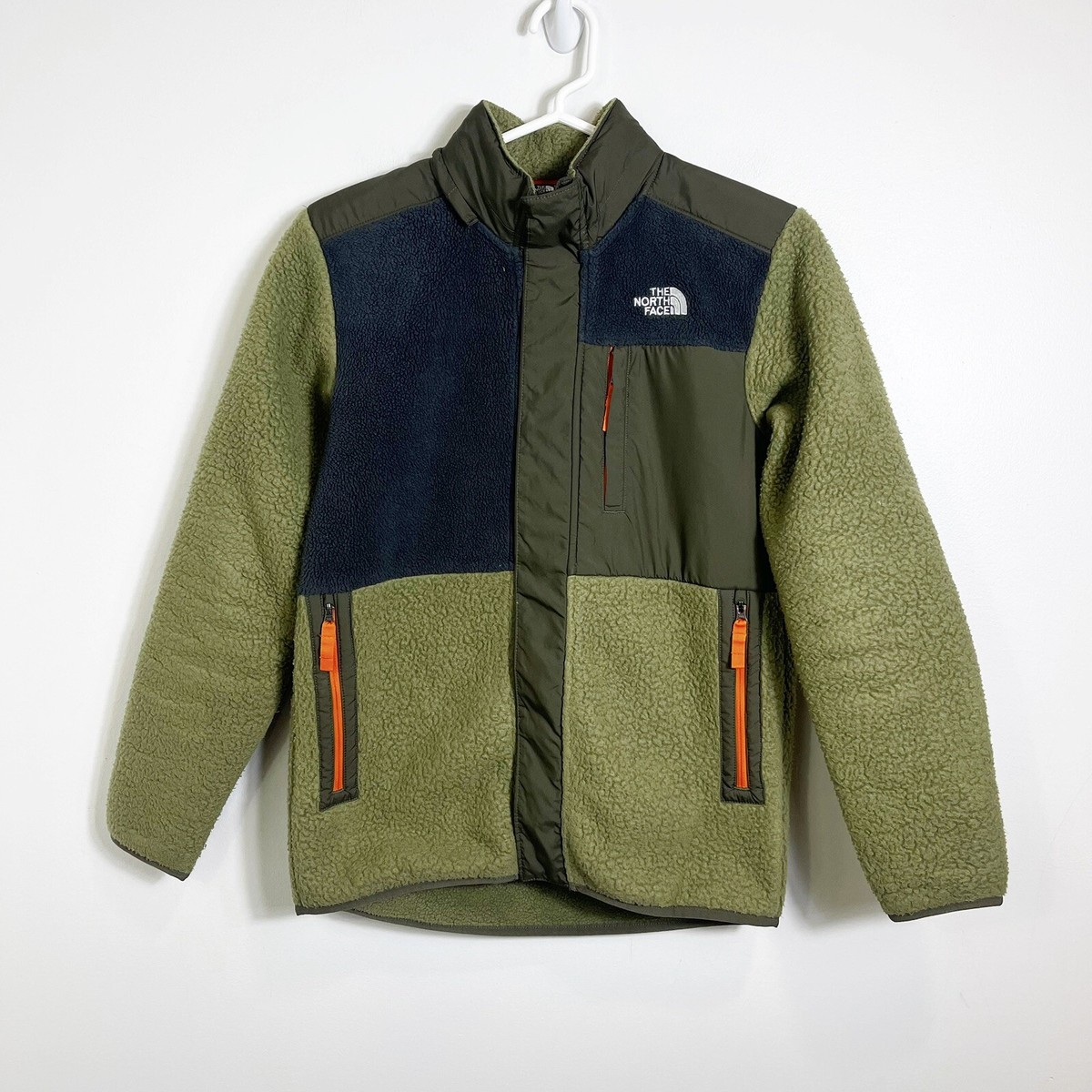 The North Face Boys' Outerwear 14-16 Size Basic Jackets for The North Face Boys' Outerwear 14-16 Size Basic Jackets for