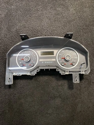 2005-2006 Ford Expedition Speedometer Instrument Gauge Cluster OEM 6L1T-10849-CC - Image 1 of 4