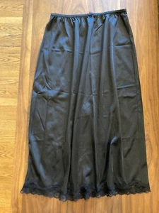 Vintage schwarzer Nylon langer halber Slip mit Spitze & Rückenschlitz  - Bild 1 von 3