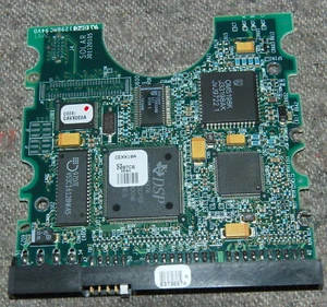 MAXTOR 81620D3 296009-002 247411-001 1.6GB 3.5" PATA HDD PCB BOARD ONLY !! - Picture 1 of 4