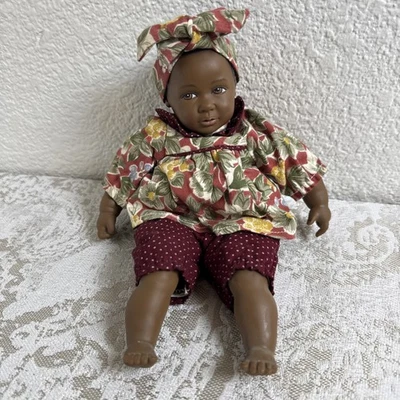 Muñeca niña afroamericana Heidi Ott Little Ones Collection 1997 8"" Foto 1 de 4