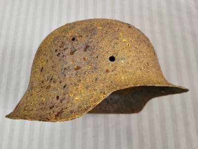WW2 Elmetto tedesco Stahlhelm Relic From Kurland - Immagine 1 di 4