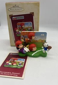 Hallmark Keepsake Peanuts Touchdown Snoopy 2005 ornamento QXI6285 - Foto 1 di 5