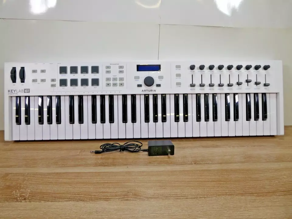 Arturia Keylab 61 Essential USB/MIDI Controller - Image 1 of 4