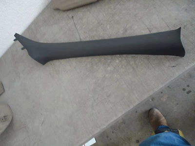 Passenger Front Windshield Pillar Trim  99 00 01  Pontiac Montana  — 第 1/2 张图片