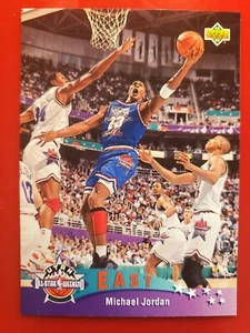 1992-1993 Upper Deck #425 Michael Jordan Chicago Bulls *HOF* (code #43) - Picture 1 of 2