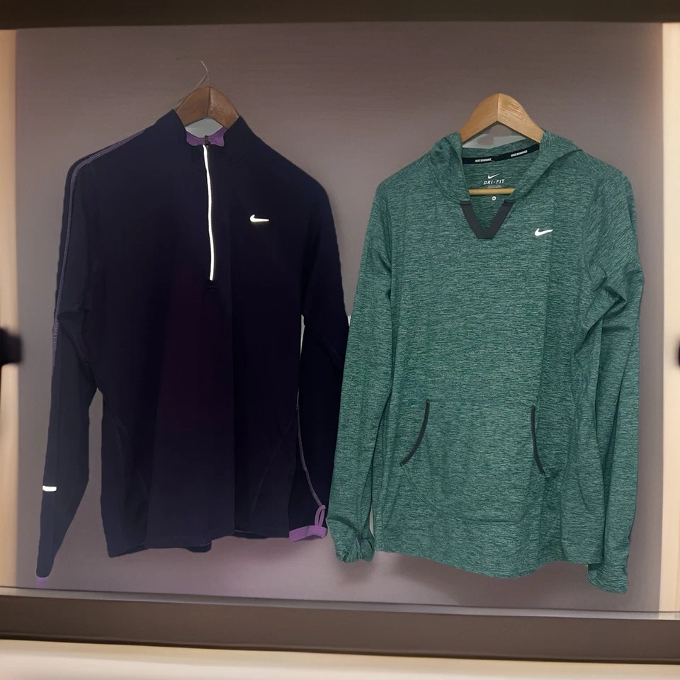 Paquete Nike para mujer: 2 camisas de correr con capucha púrpura/verde talla XL Foto 1 de 4