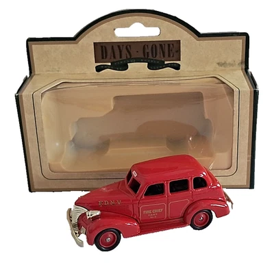 LLEDO DAYS GONE 1939 CHEVROLET FIRE CHIEF CAR NYFD DIECAST BOXED 48010 - Image 1 of 3