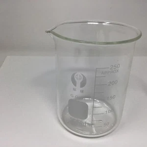 GG -17 250 ml Beaker, Borosilicate Glass 3.5” H - Picture 1 of 5