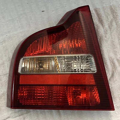 VOLVO S80 TAIL LIGHT LEFT DRIVER assembly 1999 2000 2001 2002 2003 9154478 OEM - Image 1 of 2