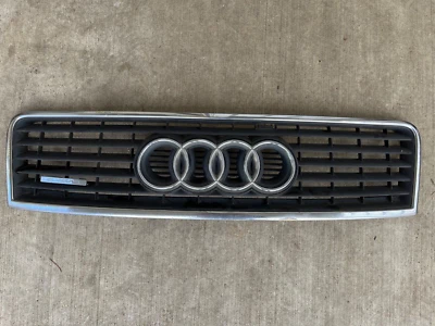 2000-2004 AUDI A6 QUATTRO 4.2L Front 4.2 Upper Hood Grille 4B3853651 - Image 1 of 4