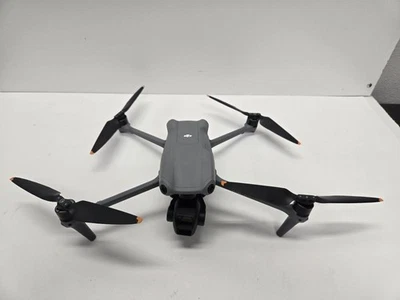 DJI AIR 3 FLY MORE COMBO (P08029762) Foto 1 de 4