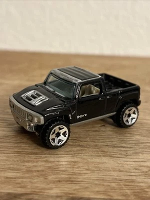 Black Hummer H3T 2004 Hotwheels Diecast Scale 1:64 Toy Car - Image 1 of 4