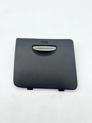 Cubierta de caja de fusibles interior KIA Spectra5 2008-2009 panel de acceso negro OEM Foto 1 de 4