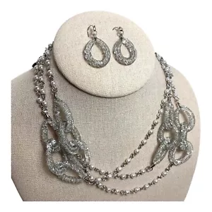 Brooks Brothers Set Orecchini Stazione Perle Tono Argento Maglia Scatola Cristallo - Foto 1 di 9