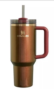 Laney Wilson x Stanley LE Gold Löscher H2.0 40 Unzen Becher - Neu im Karton - Bild 1 von 12