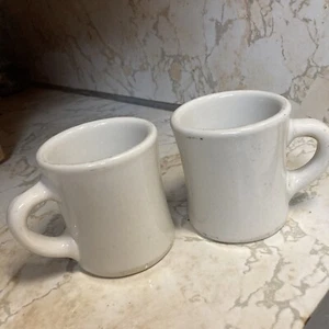 Victor USA Tazze/Tazze da Caffè Pesanti Diner Ristorante Ware Crema Set di 2 Vintage - Foto 1 di 5
