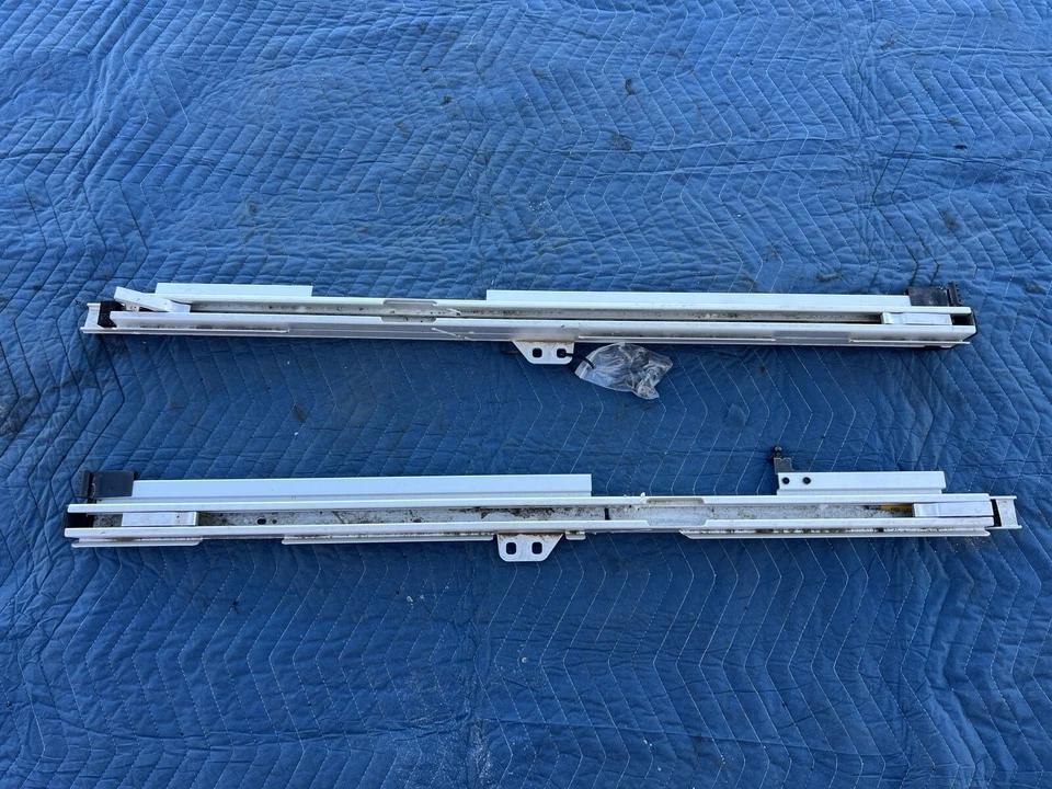 Volvo XC70 2008-2015 maletero trasero panel de almacenamiento rieles izquierda derecha OEM #4307E Foto 1 de 4