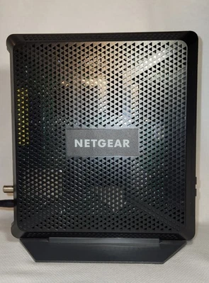 Netgear Nighthawk AC1900 WiFi Cable Modem Router Model C7000v2 2.4/5 GHz  - Image 1 of 4